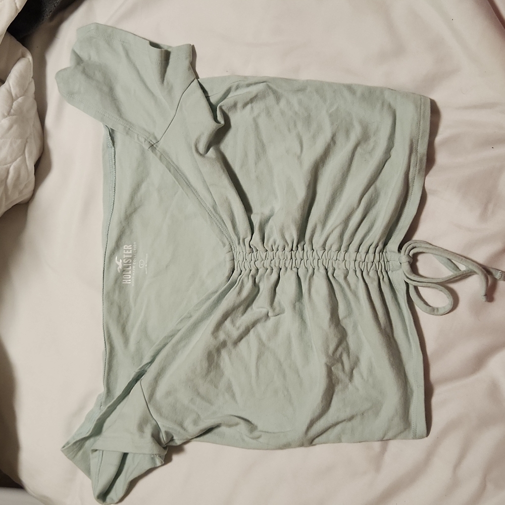 Large Hollister Baby Tee